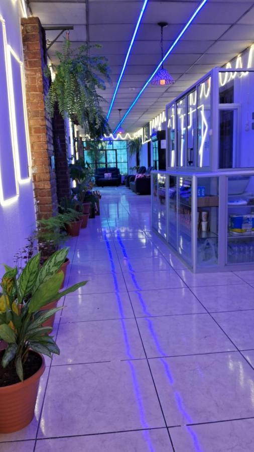 Hotel Kamelot Parque Central 克萨尔特南戈 外观 照片