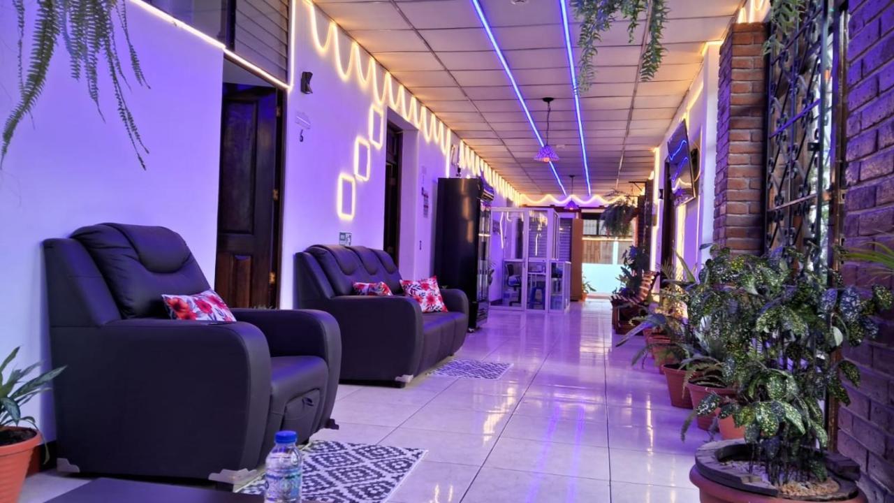 Hotel Kamelot Parque Central 克萨尔特南戈 外观 照片
