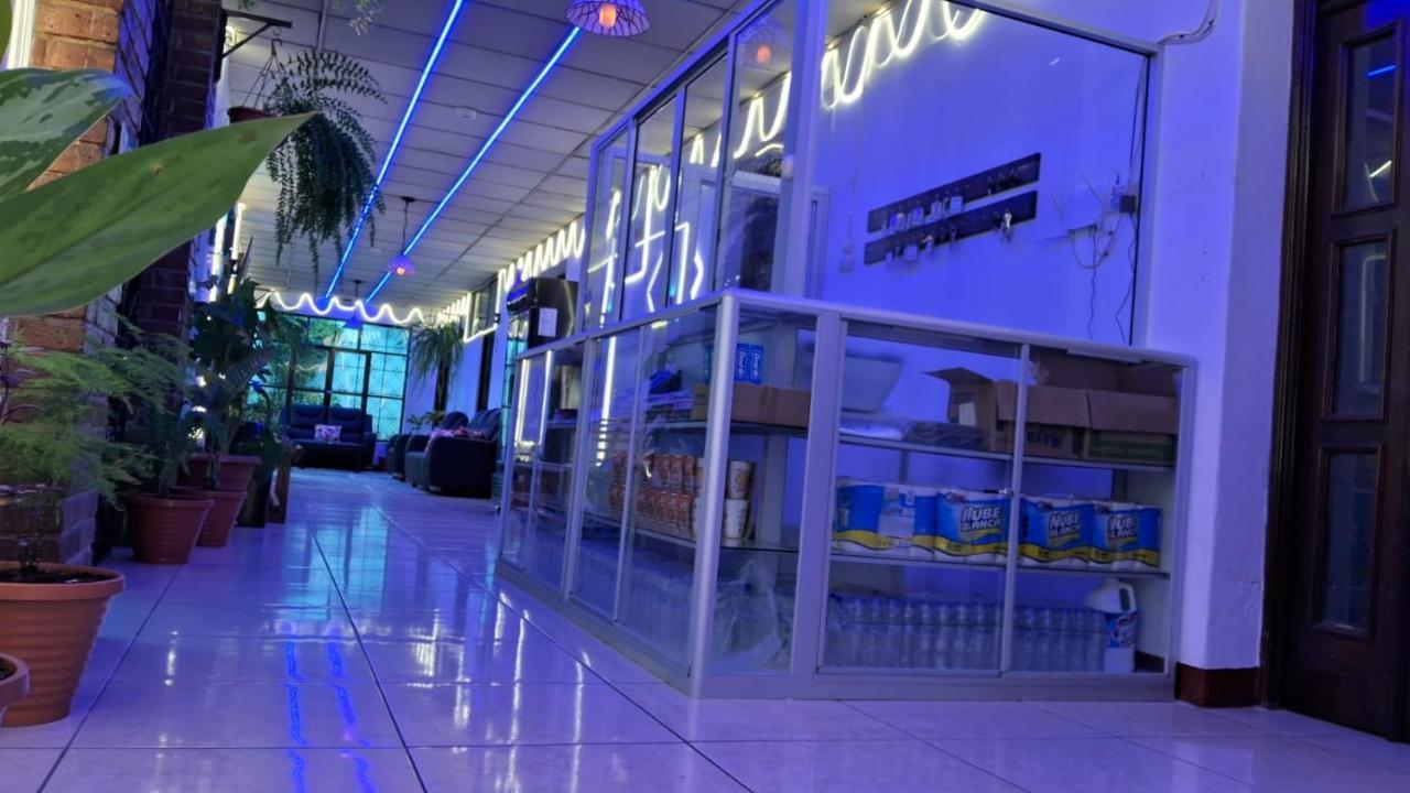 Hotel Kamelot Parque Central 克萨尔特南戈 外观 照片