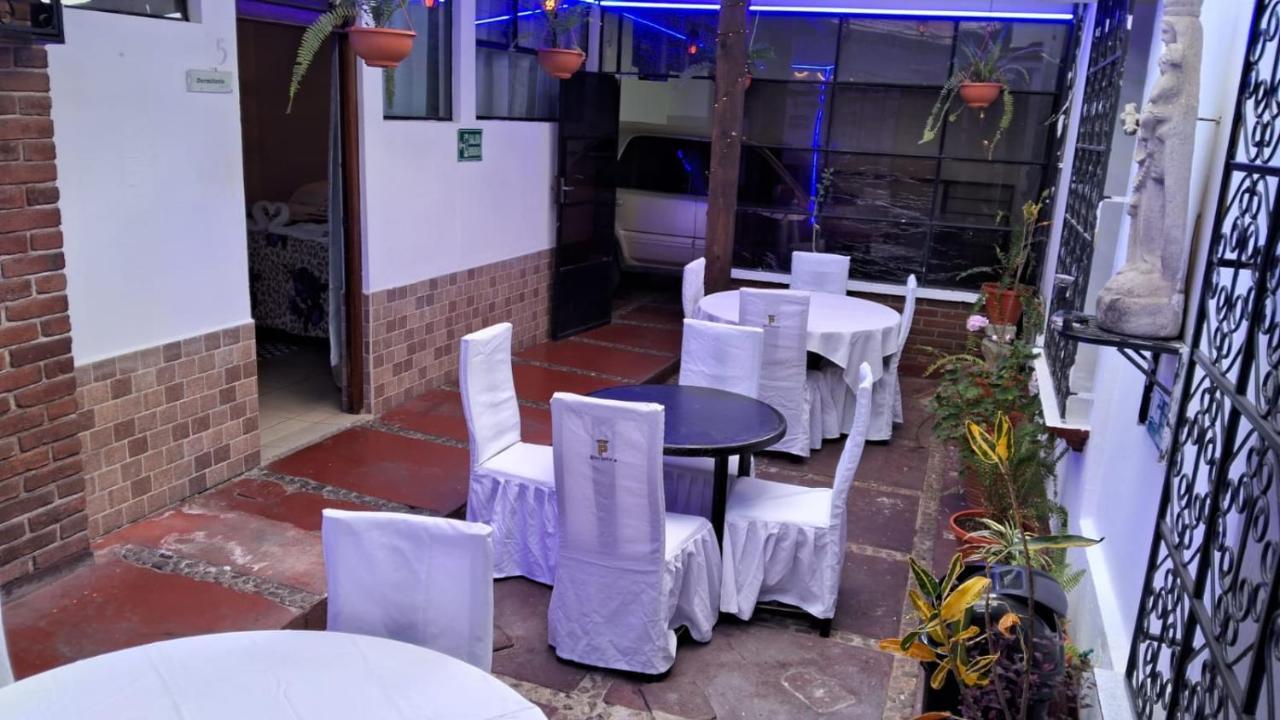 Hotel Kamelot Parque Central 克萨尔特南戈 外观 照片