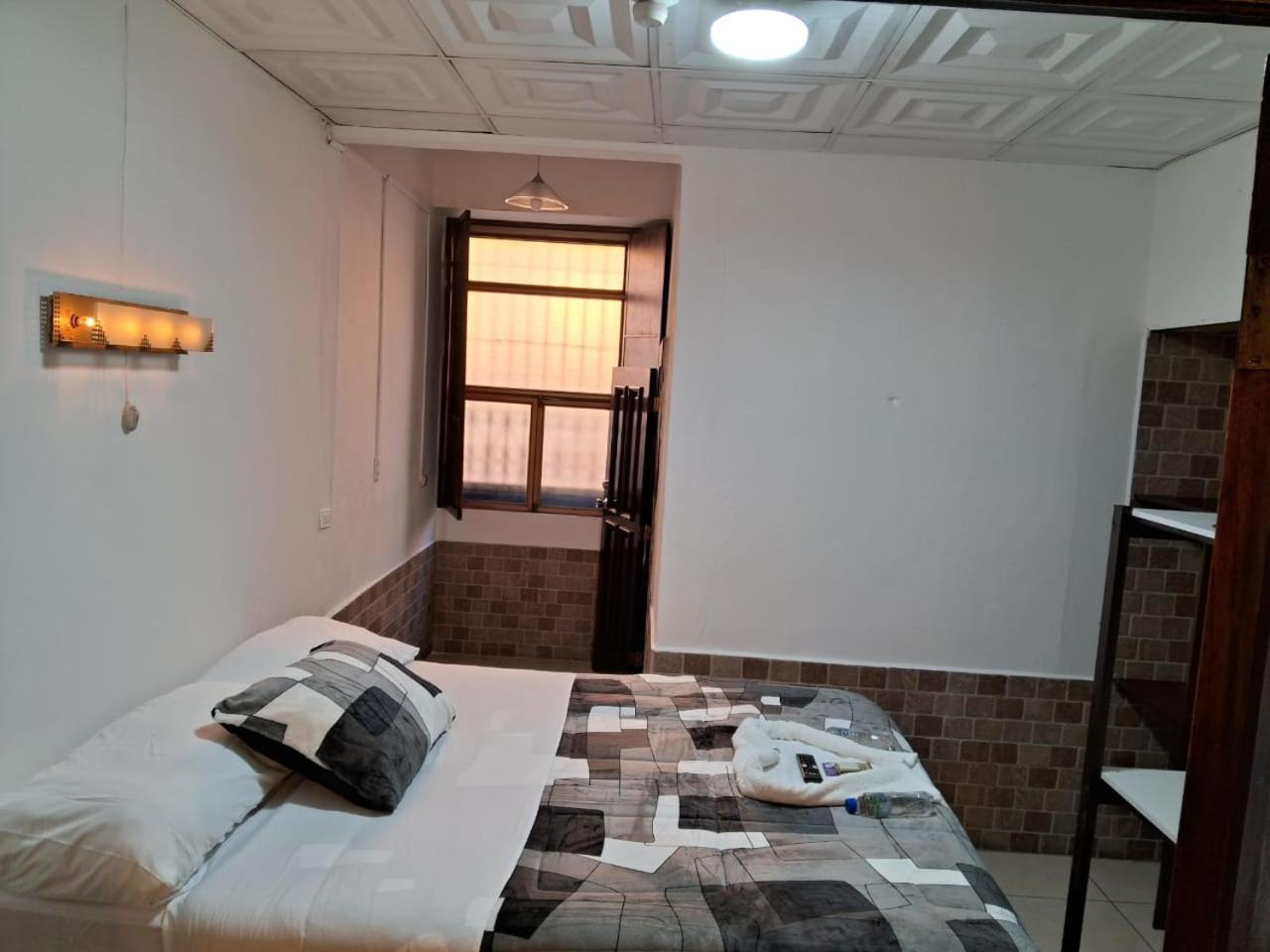 Hotel Kamelot Parque Central 克萨尔特南戈 外观 照片