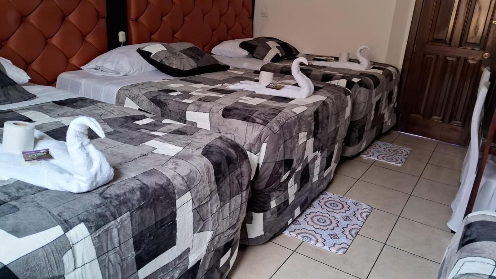 Hotel Kamelot Parque Central 克萨尔特南戈 外观 照片